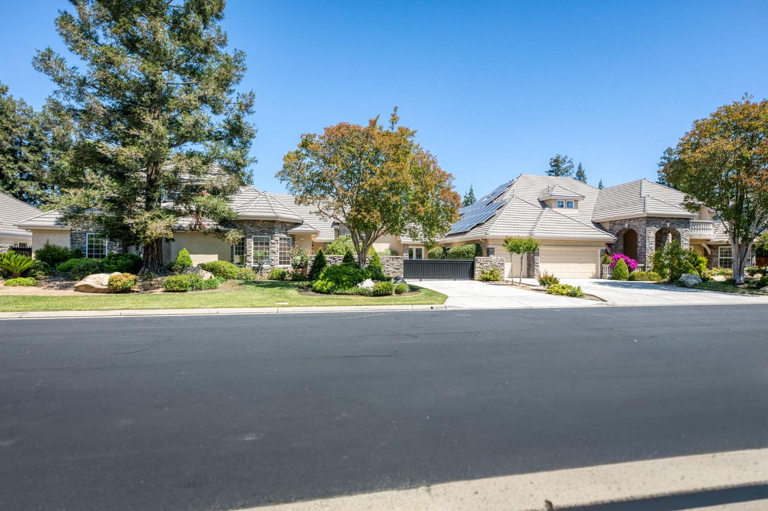 1550 E Starpass Dr, Fresno, CA 93730