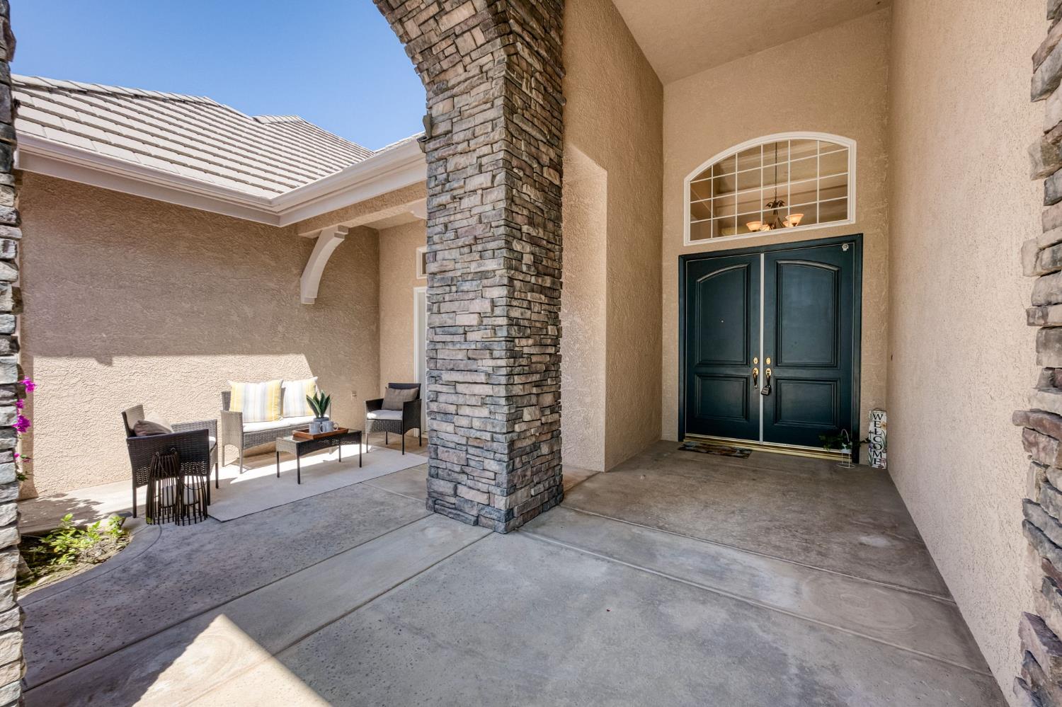 1550 E Starpass Dr, Fresno, CA 93730