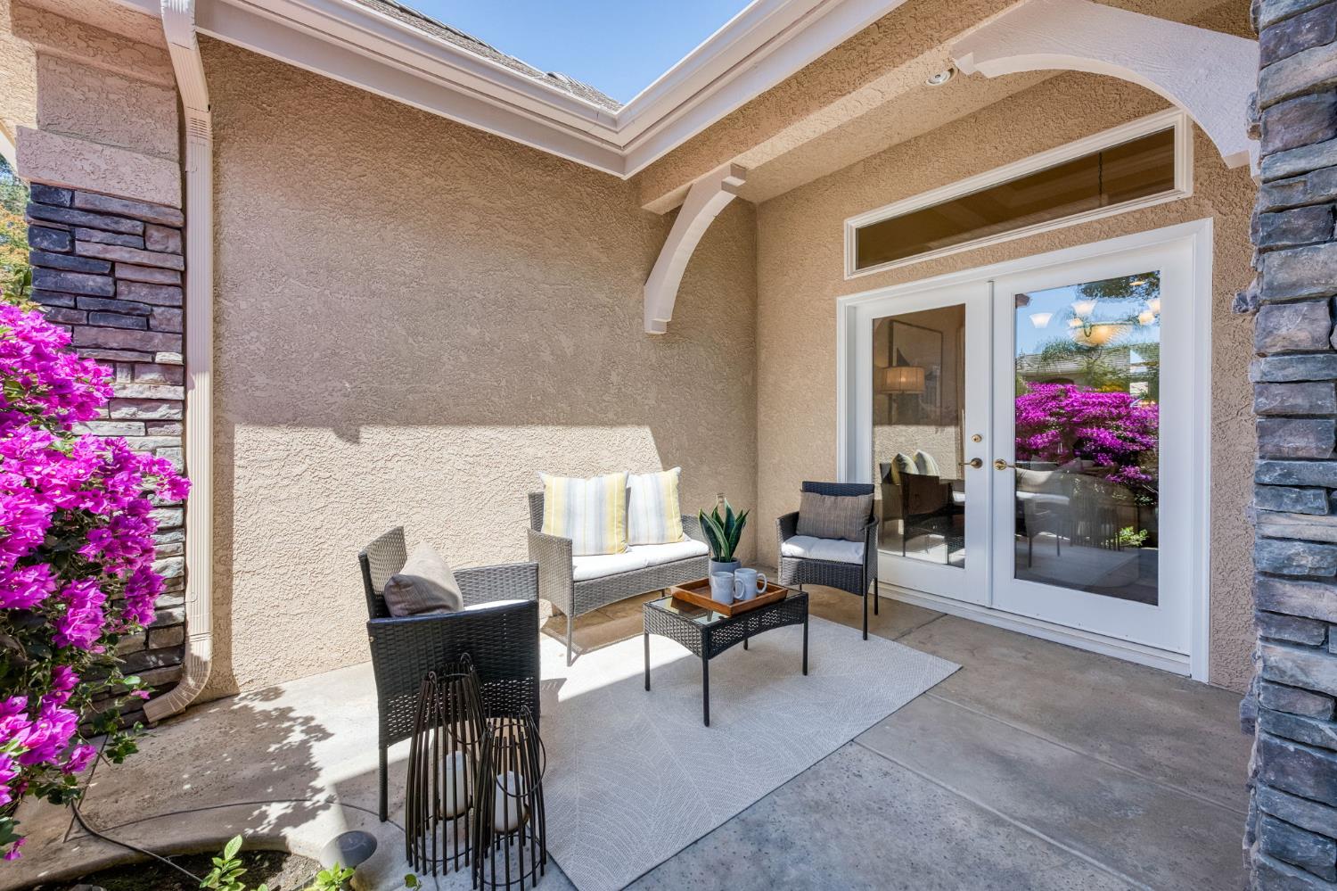 1550 E Starpass Dr, Fresno, CA 93730