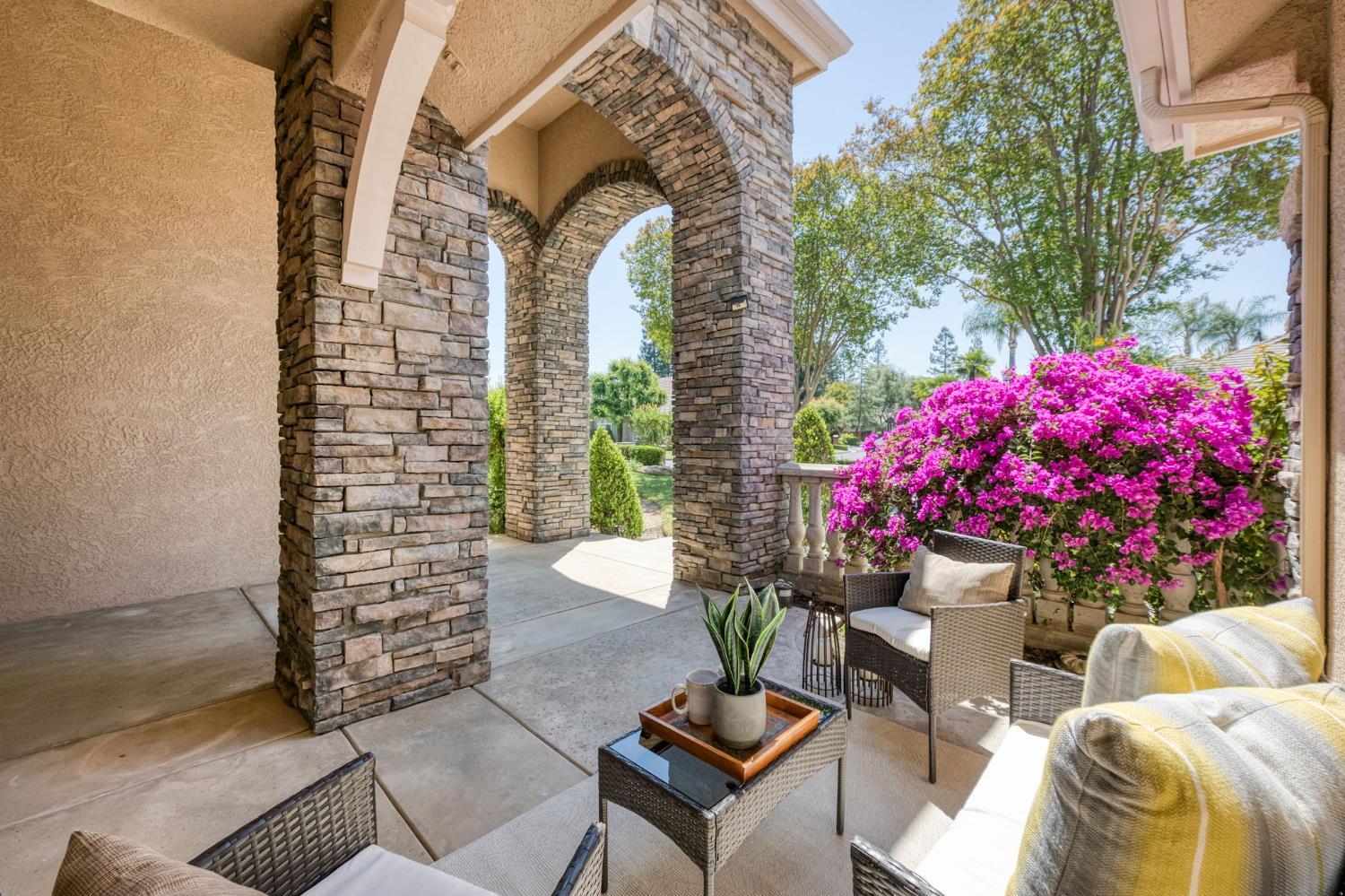 1550 E Starpass Dr, Fresno, CA 93730