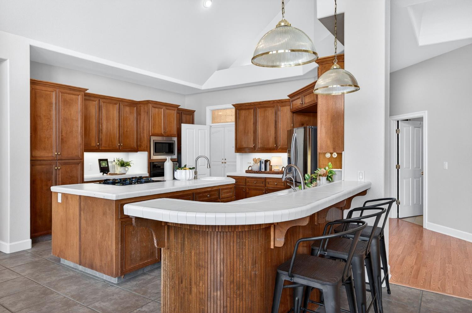 1550 E Starpass Dr, Fresno, CA 93730