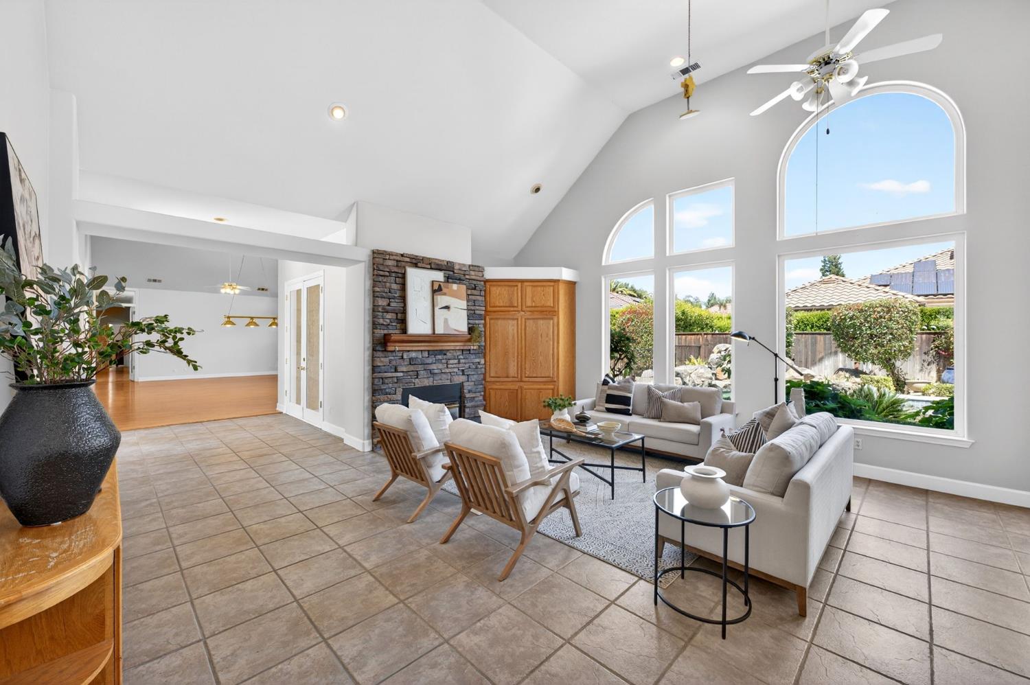 1550 E Starpass Dr, Fresno, CA 93730