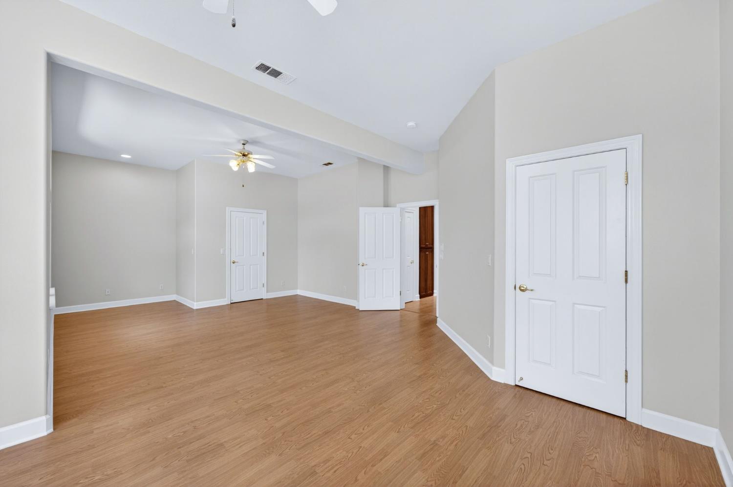 1550 E Starpass Dr, Fresno, CA 93730
