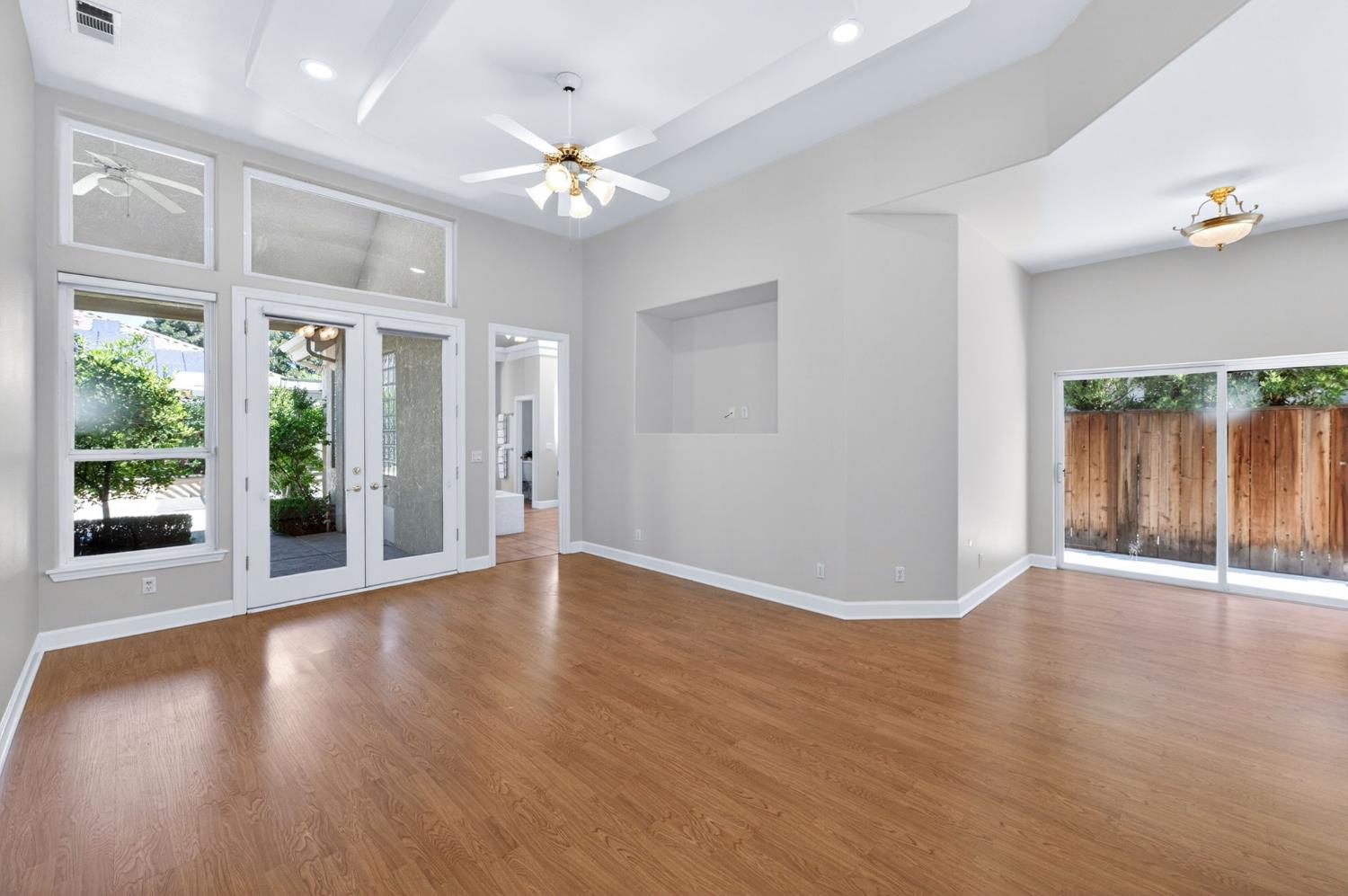 1550 E Starpass Dr, Fresno, CA 93730