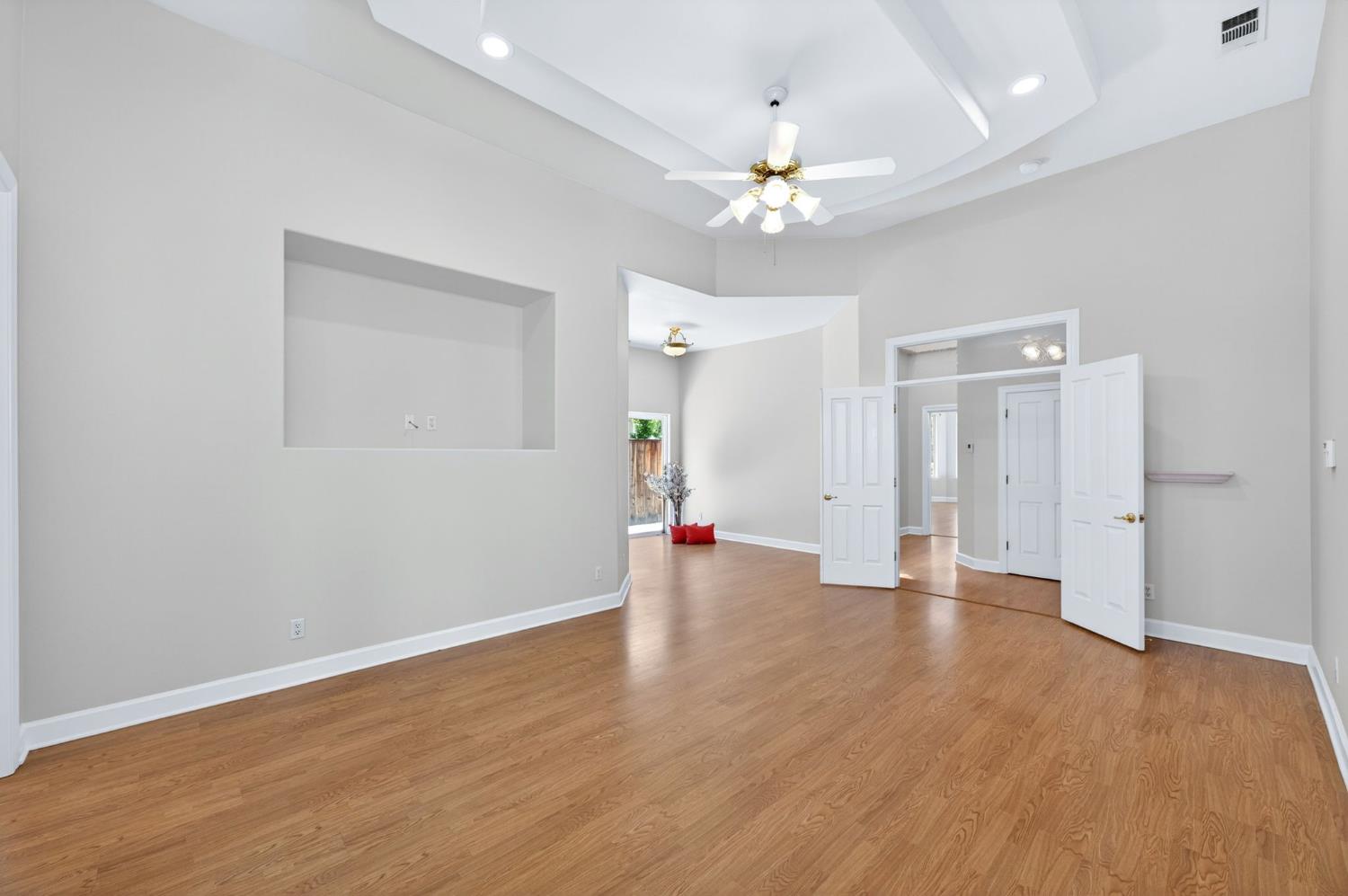 1550 E Starpass Dr, Fresno, CA 93730