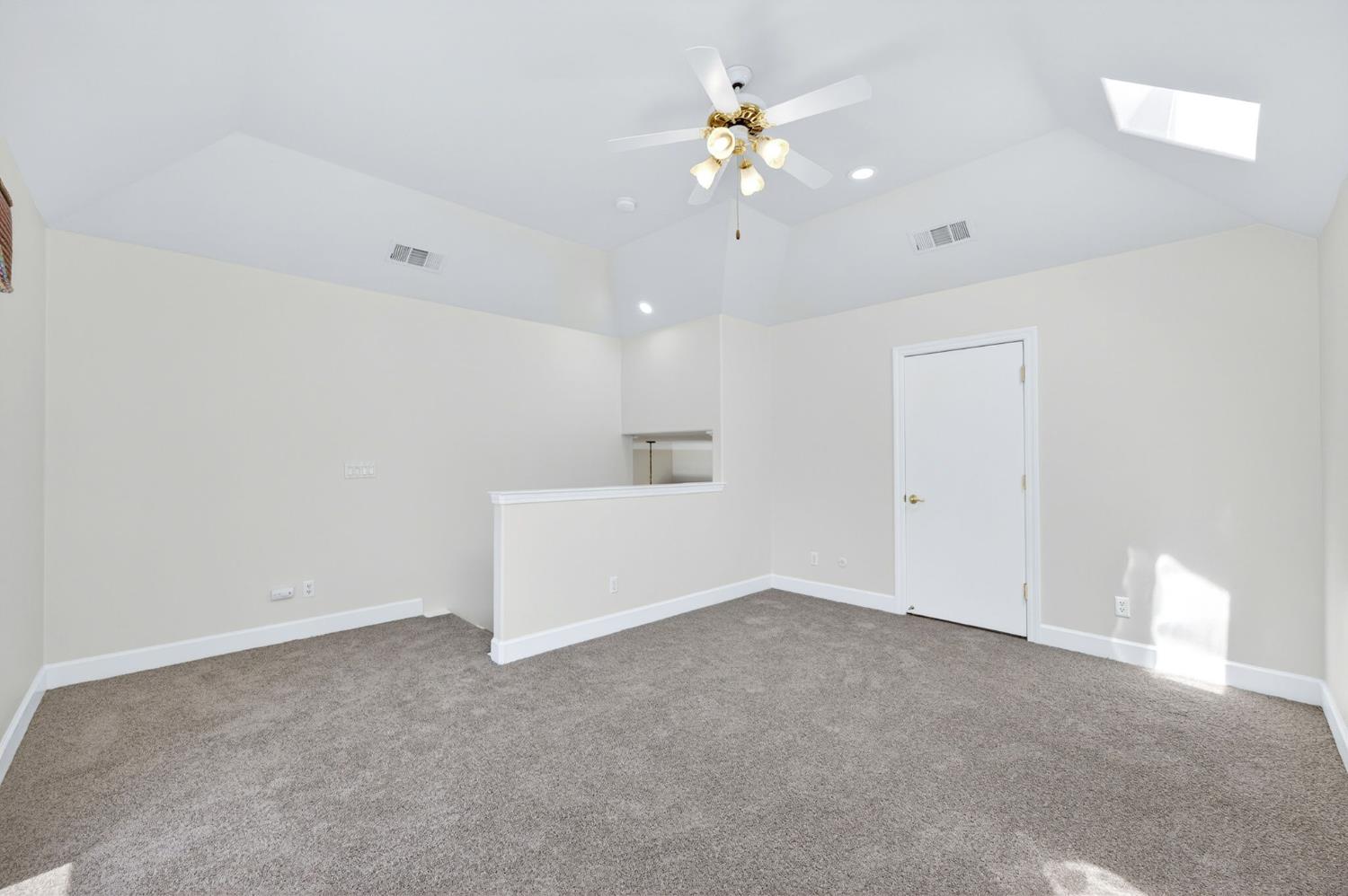 1550 E Starpass Dr, Fresno, CA 93730