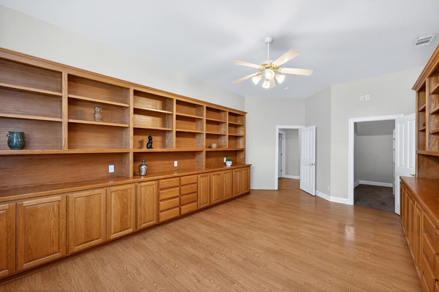 1550 E Starpass Dr, Fresno, CA 93730