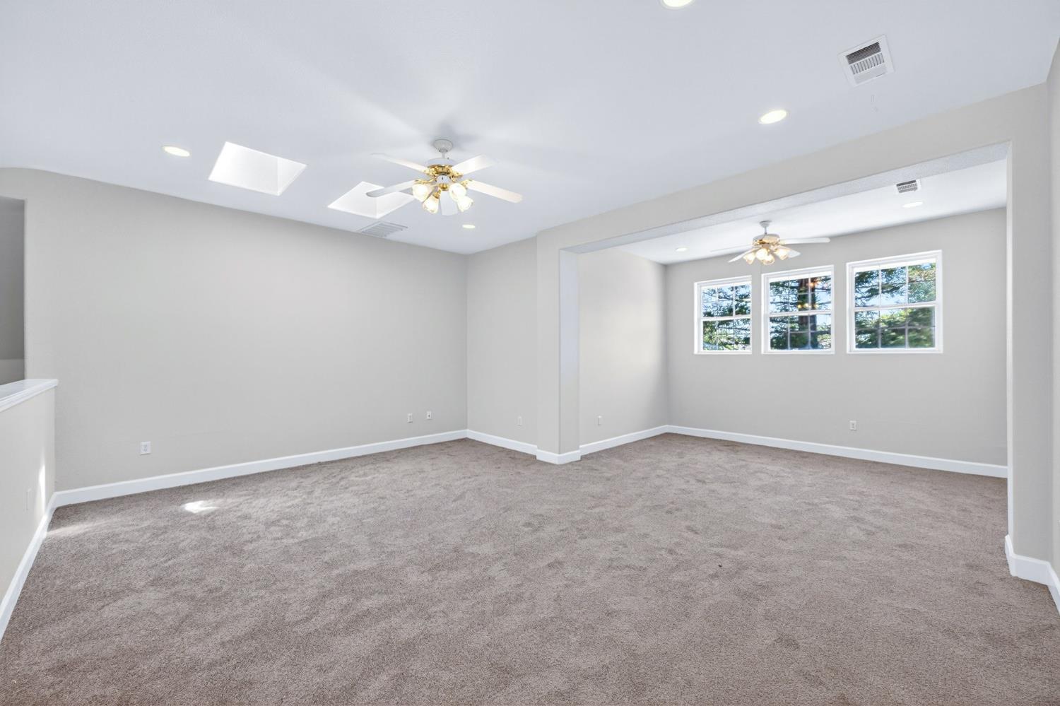 1550 E Starpass Dr, Fresno, CA 93730