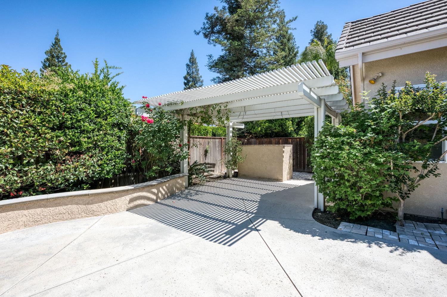 1550 E Starpass Dr, Fresno, CA 93730