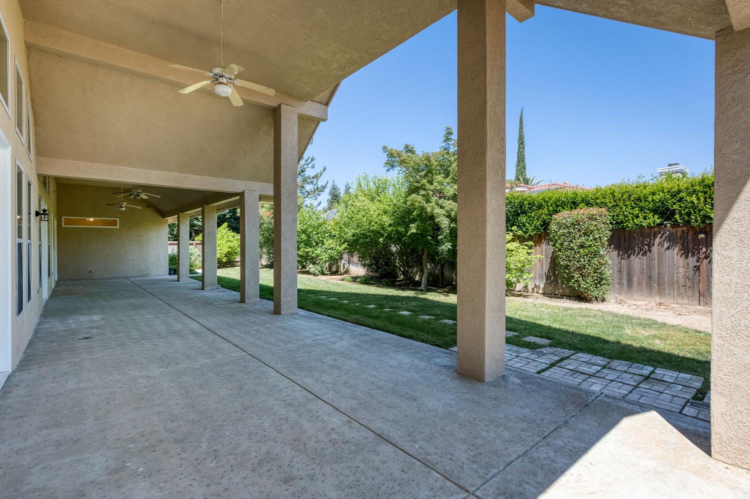 1550 E Starpass Dr, Fresno, CA 93730
