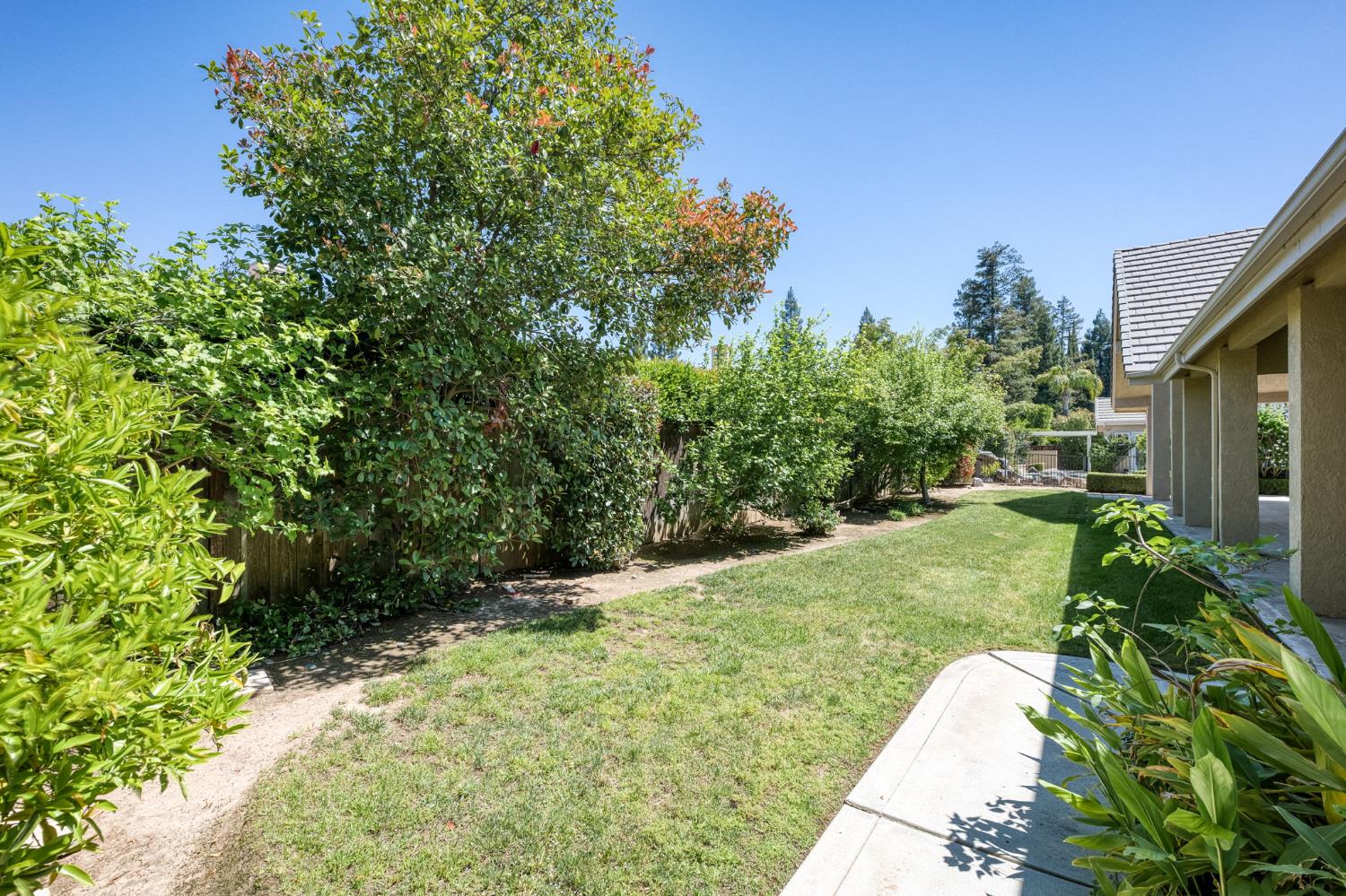 1550 E Starpass Dr, Fresno, CA 93730