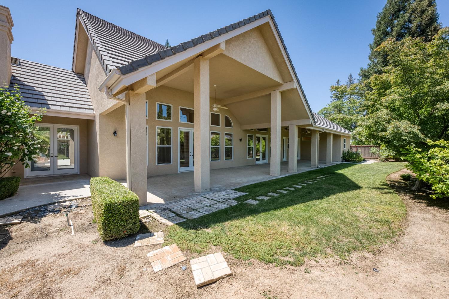 1550 E Starpass Dr, Fresno, CA 93730