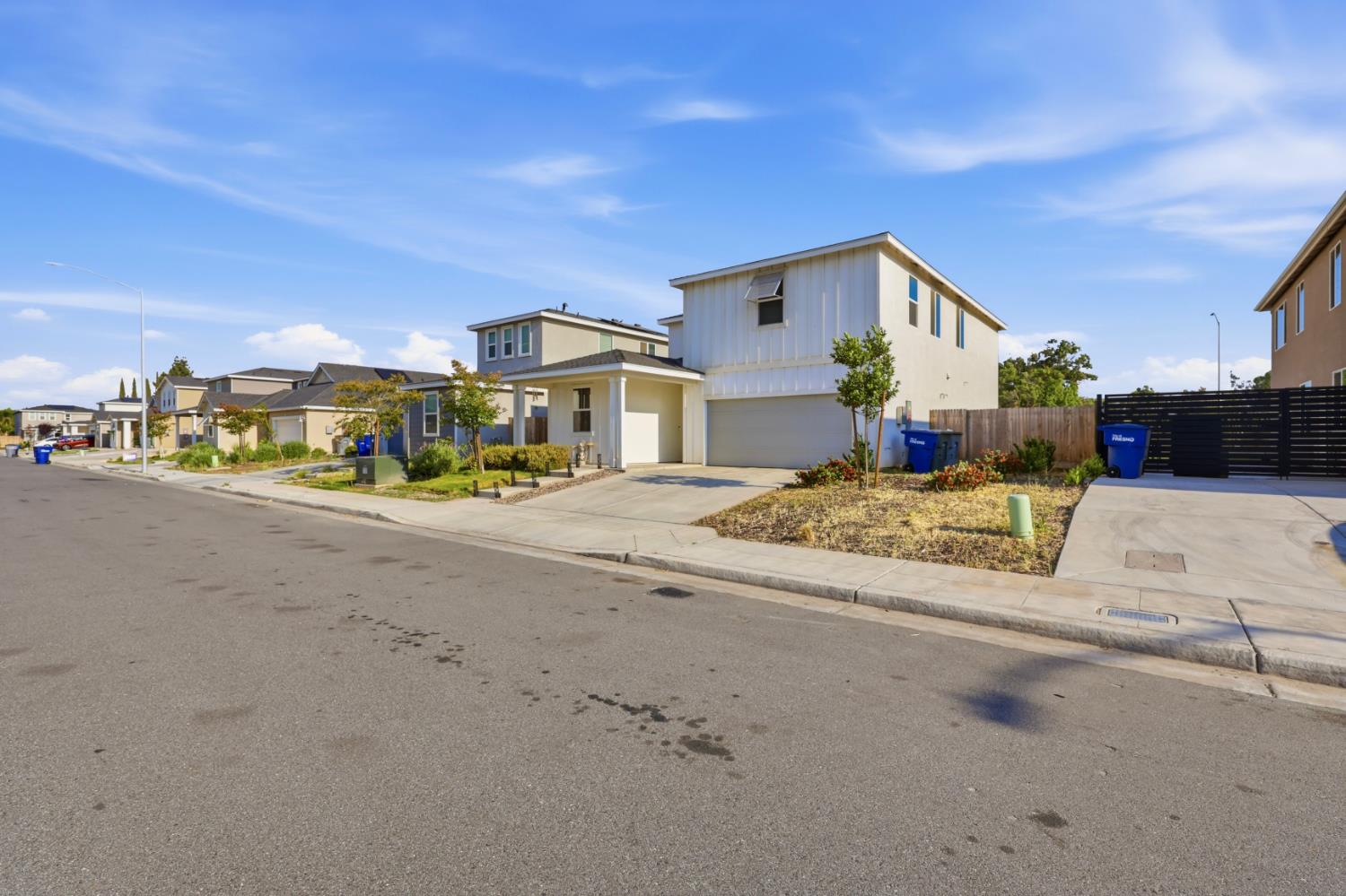5843 W Laguna Ave, Fresno, CA 93722