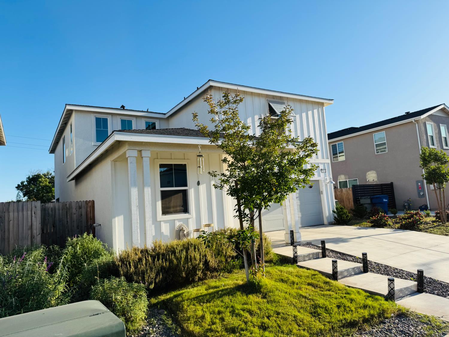 5843 W Laguna Ave, Fresno, CA 93722