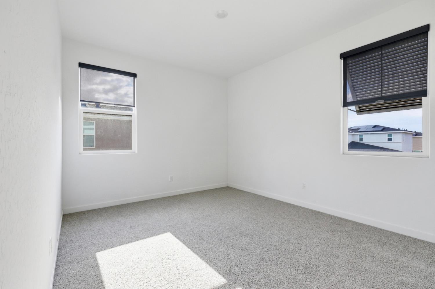 5843 W Laguna Ave, Fresno, CA 93722
