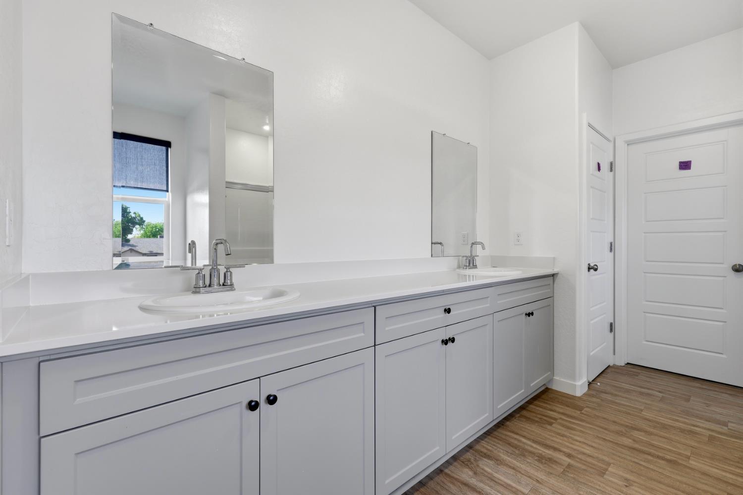 5843 W Laguna Ave, Fresno, CA 93722