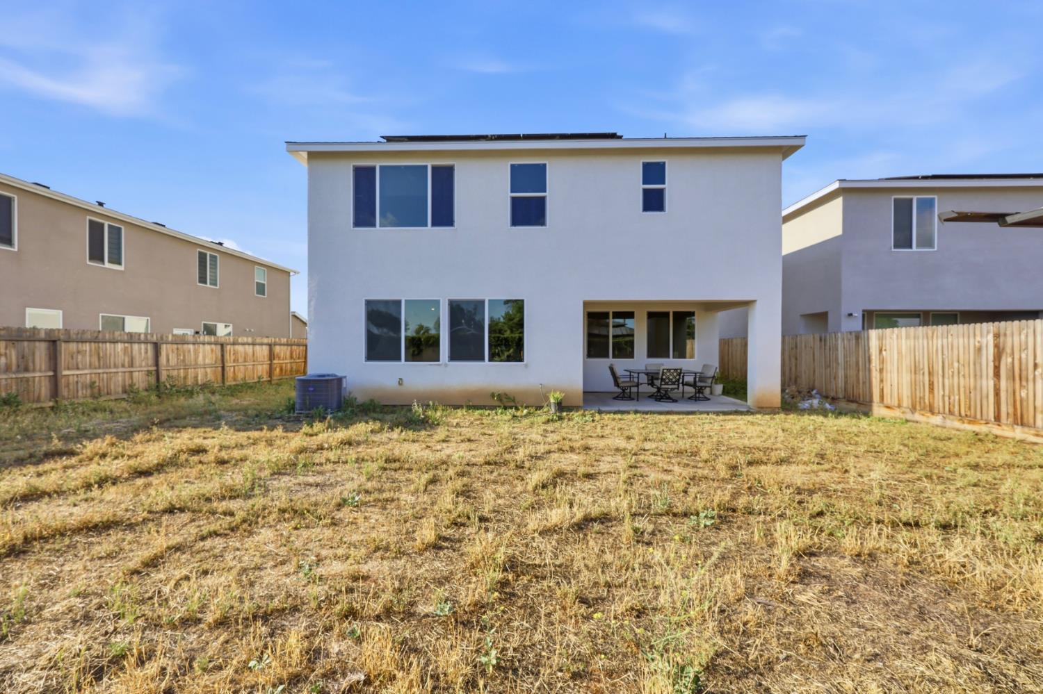 5843 W Laguna Ave, Fresno, CA 93722