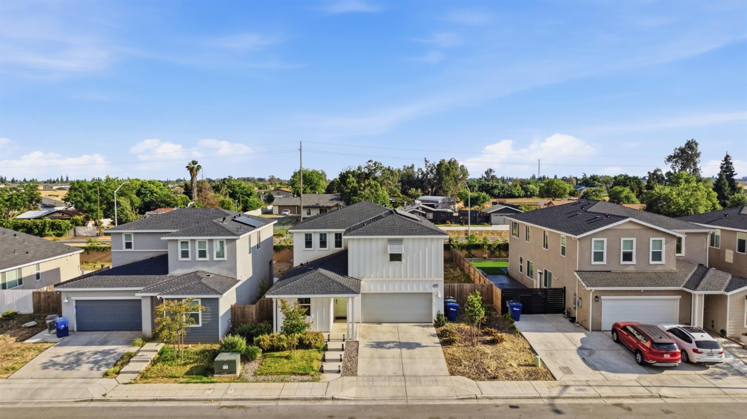 5843 W Laguna Ave, Fresno, CA 93722