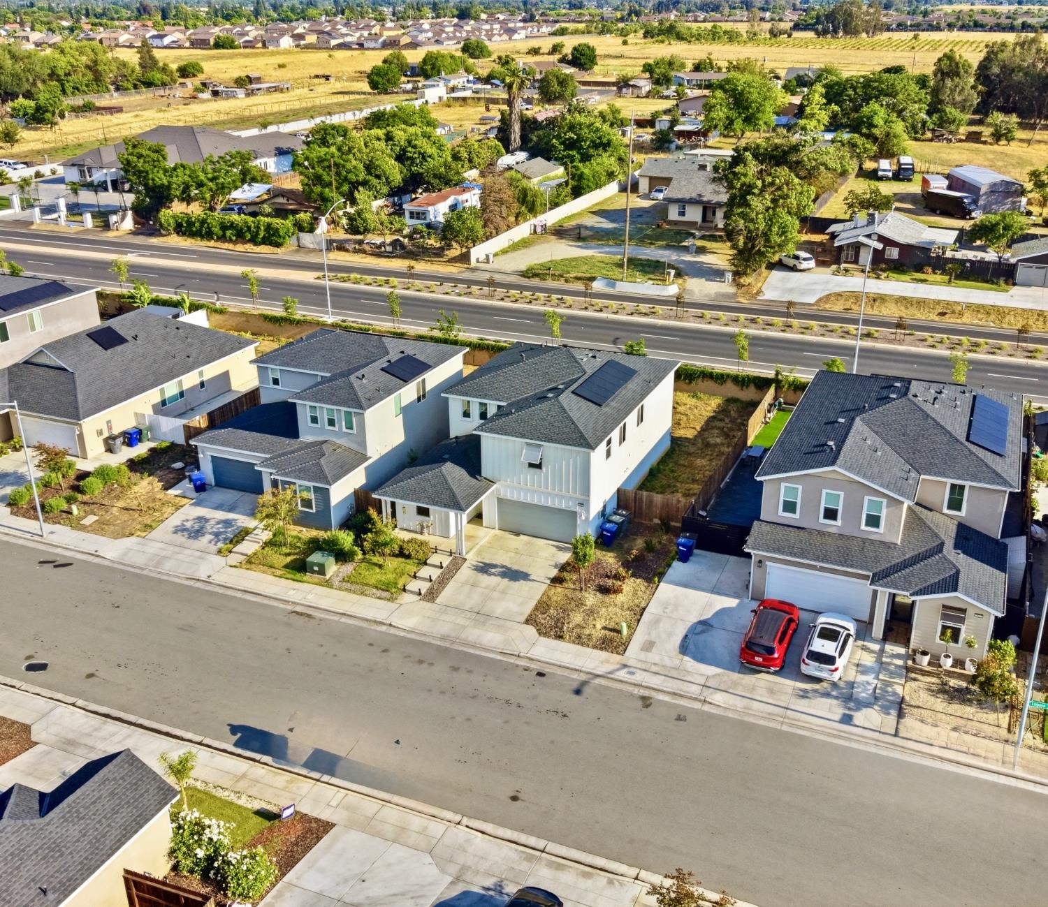 5843 W Laguna Ave, Fresno, CA 93722