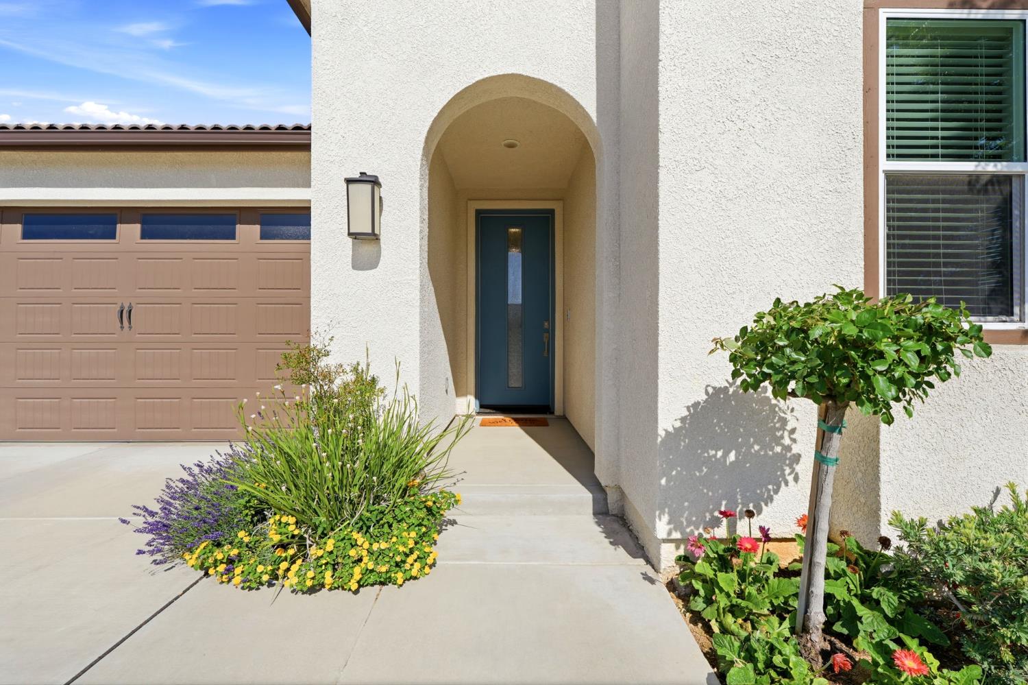 3245 Las Rosas Ave, Clovis, CA 93619