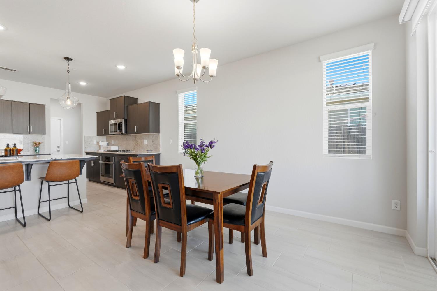 3245 Las Rosas Ave, Clovis, CA 93619