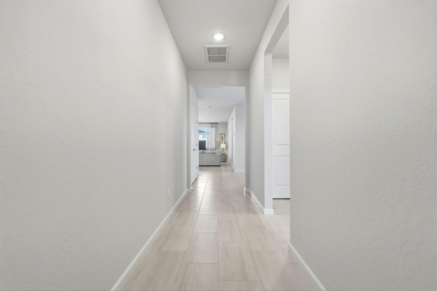 3245 Las Rosas Ave, Clovis, CA 93619