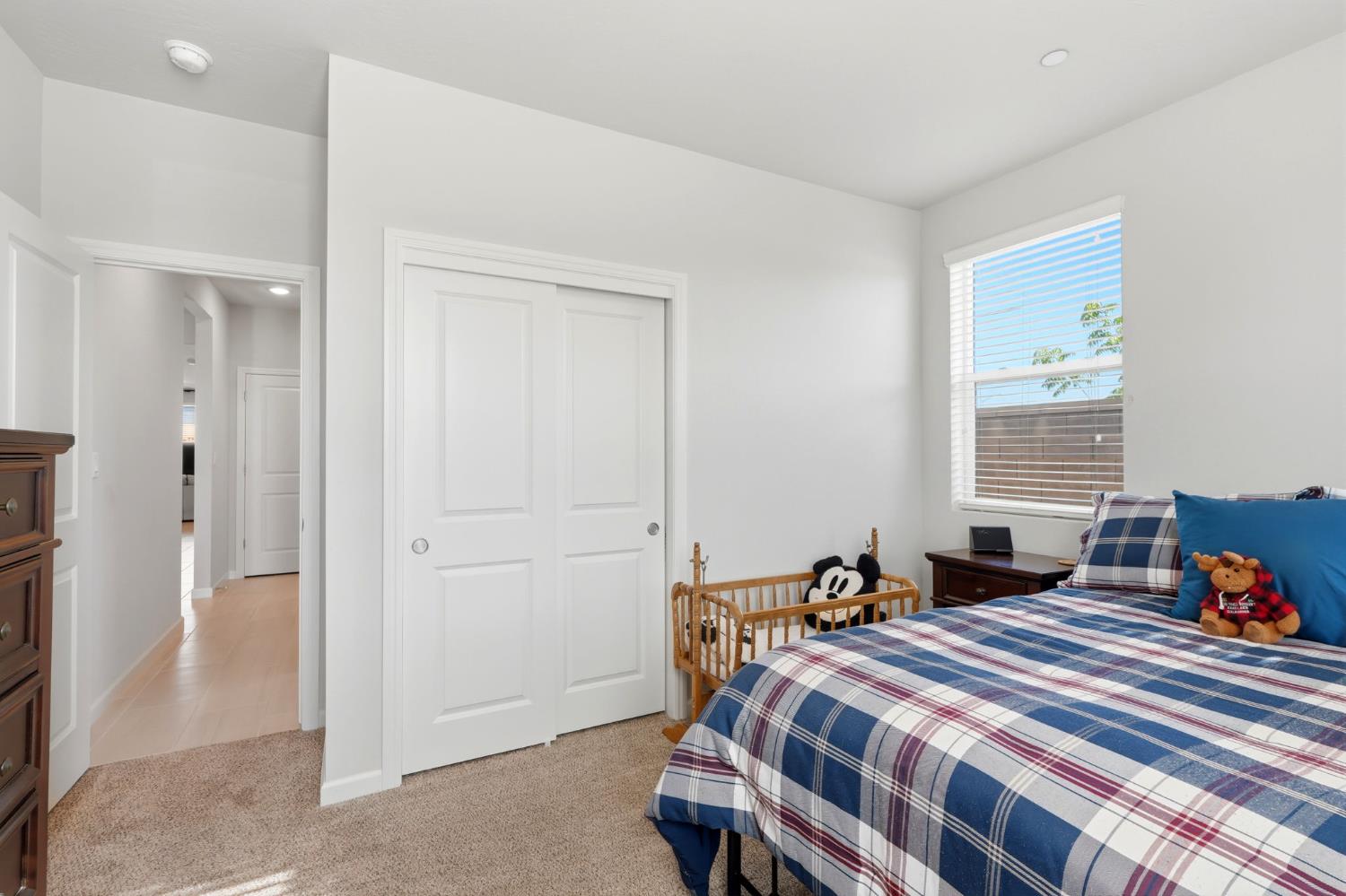3245 Las Rosas Ave, Clovis, CA 93619