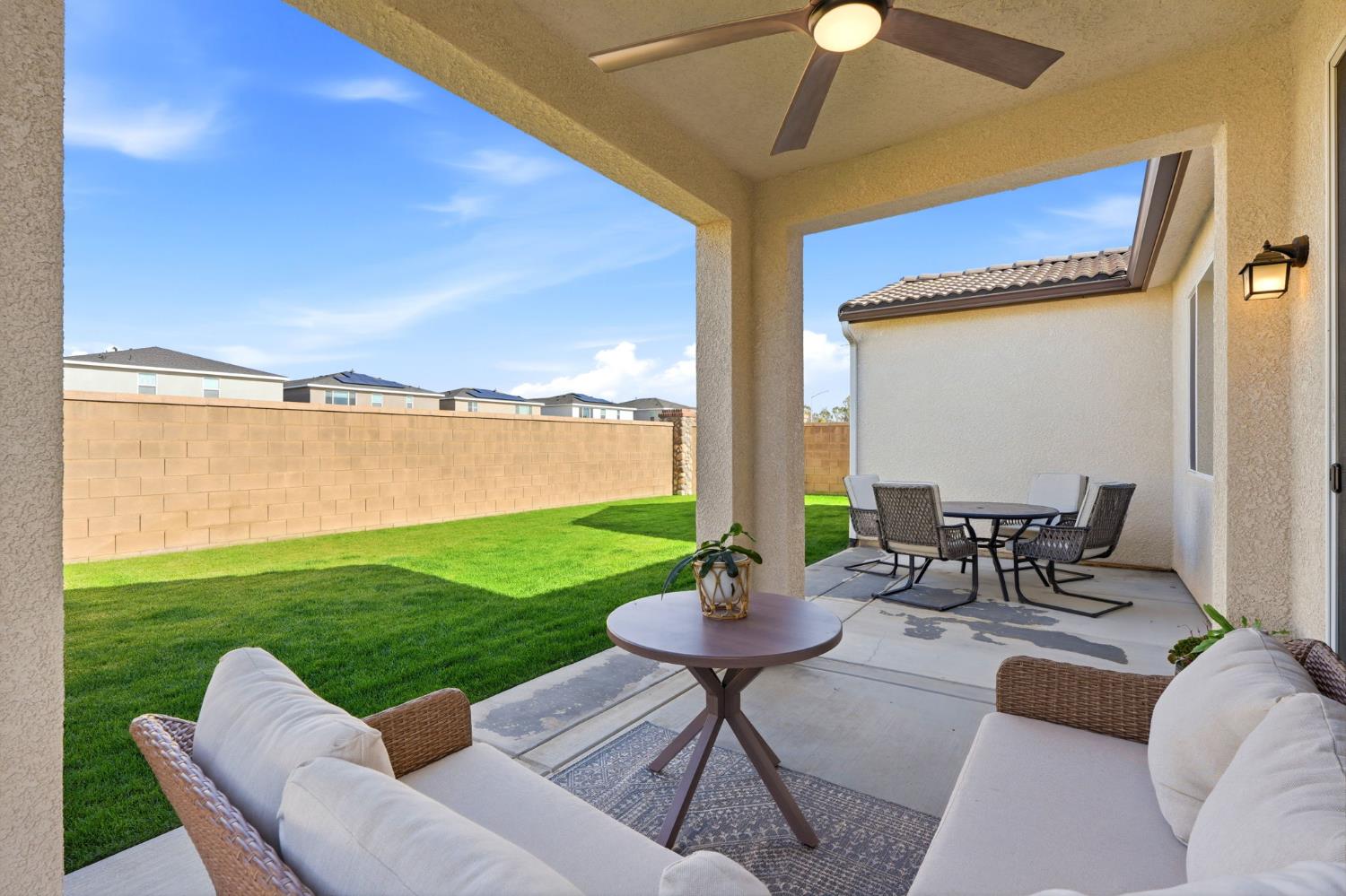 3245 Las Rosas Ave, Clovis, CA 93619