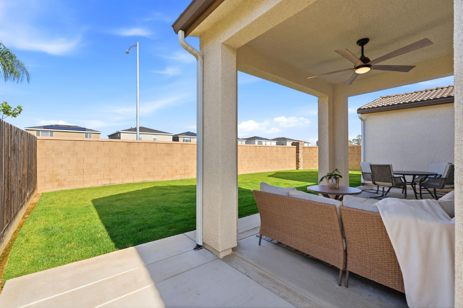 3245 Las Rosas Ave, Clovis, CA 93619