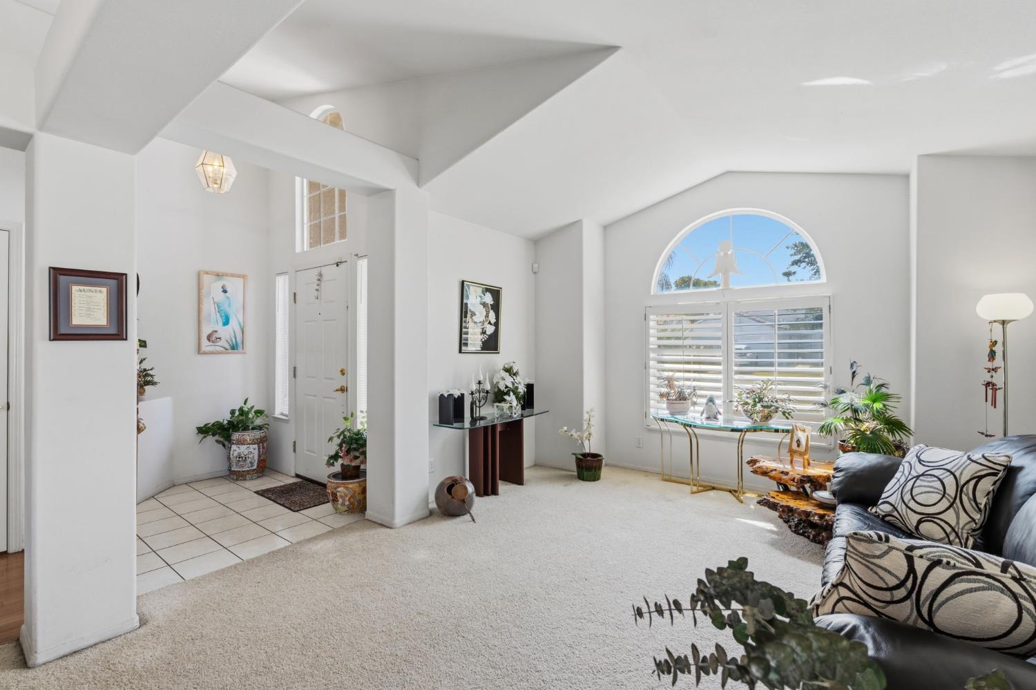7490 N Hayston Ave, Fresno, CA 93720