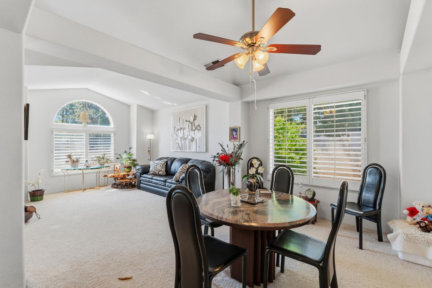 7490 N Hayston Ave, Fresno, CA 93720