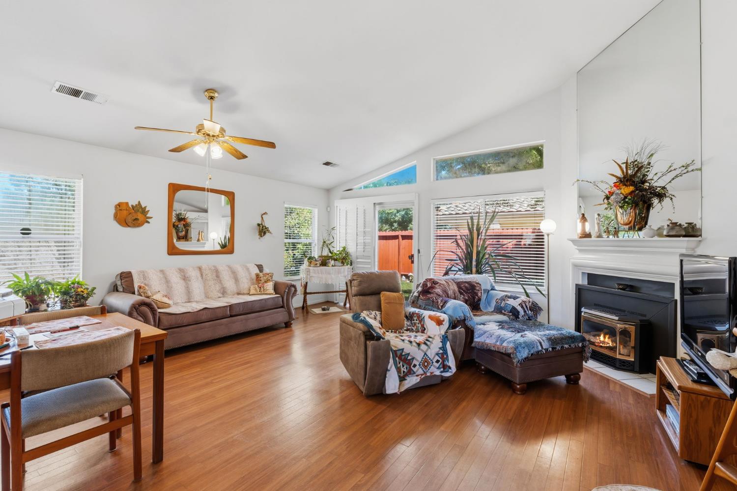 7490 N Hayston Ave, Fresno, CA 93720
