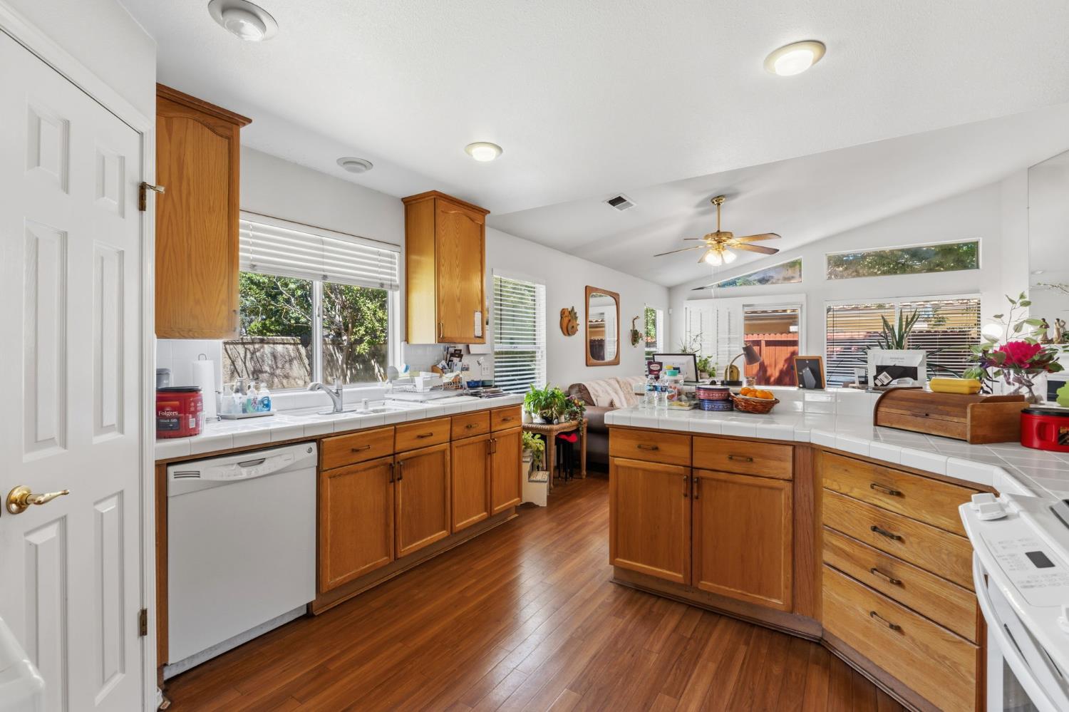 7490 N Hayston Ave, Fresno, CA 93720