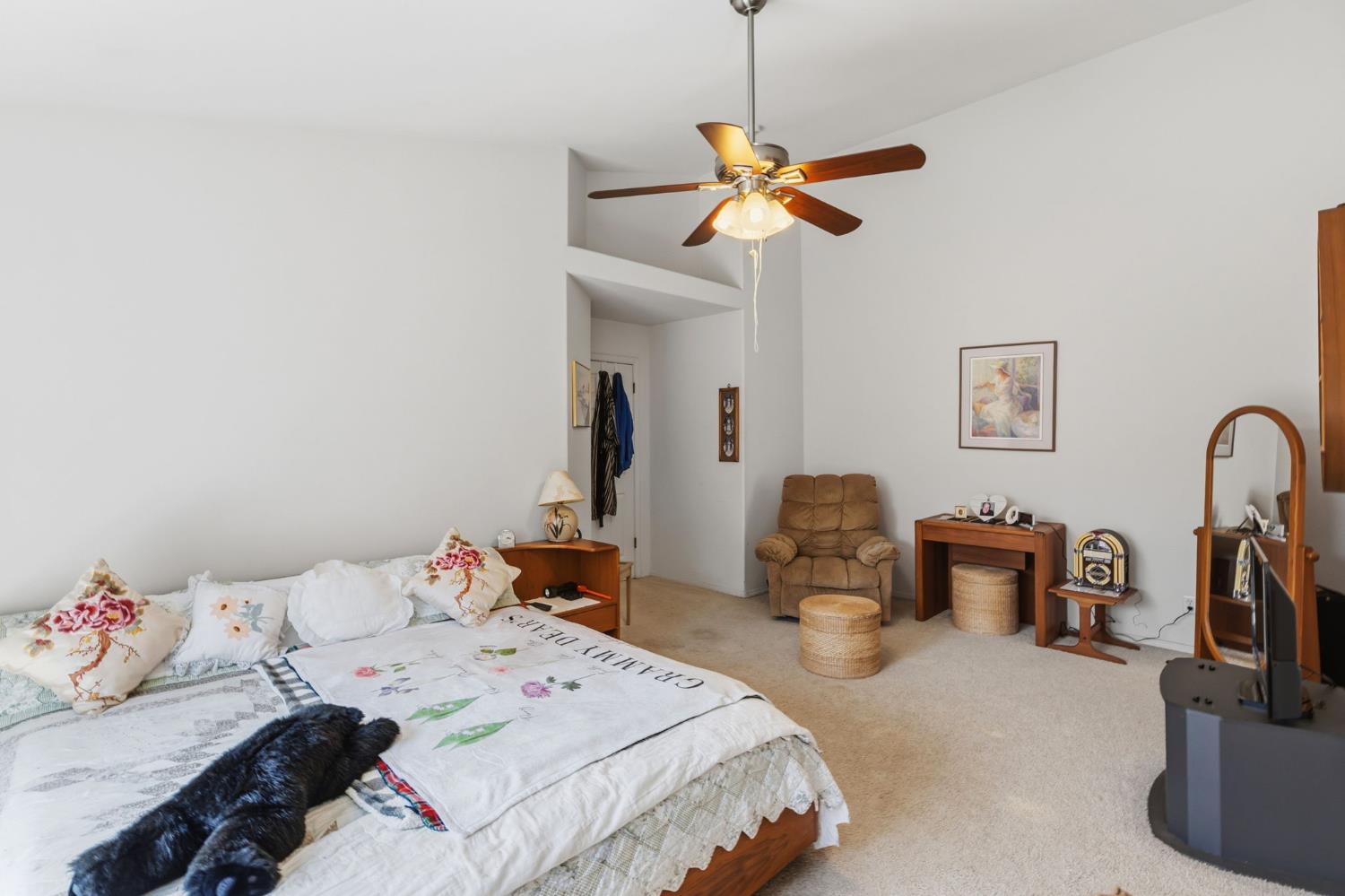 7490 N Hayston Ave, Fresno, CA 93720