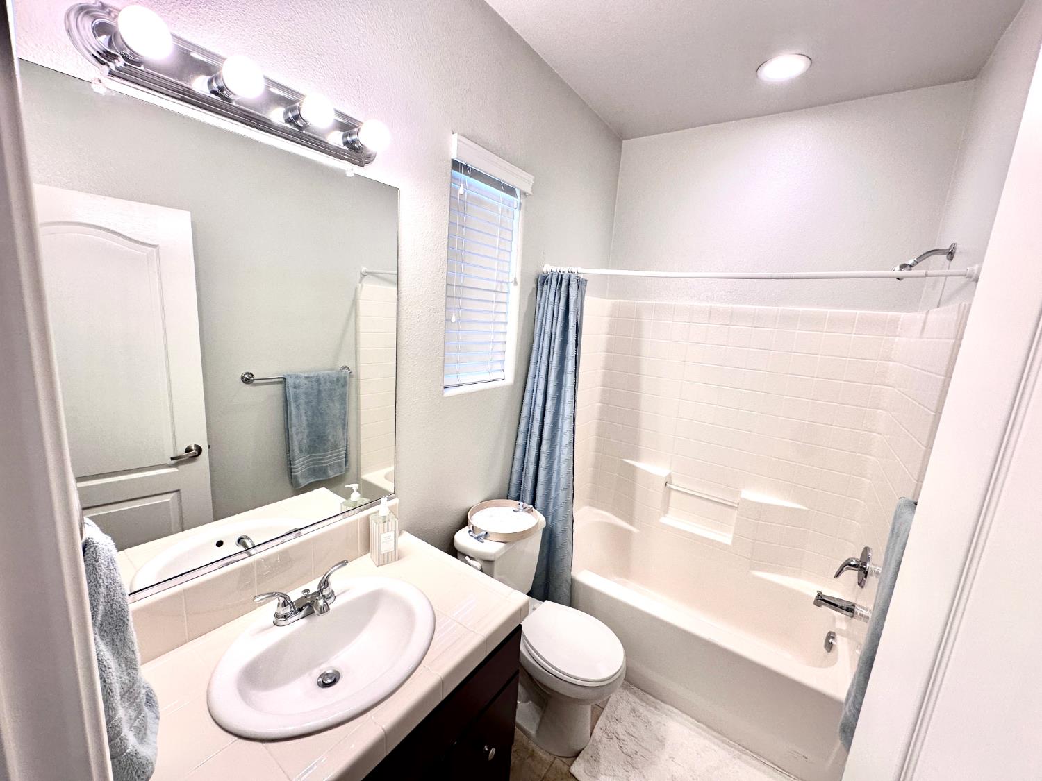 4056 Trenton Ave, Clovis, CA 93619