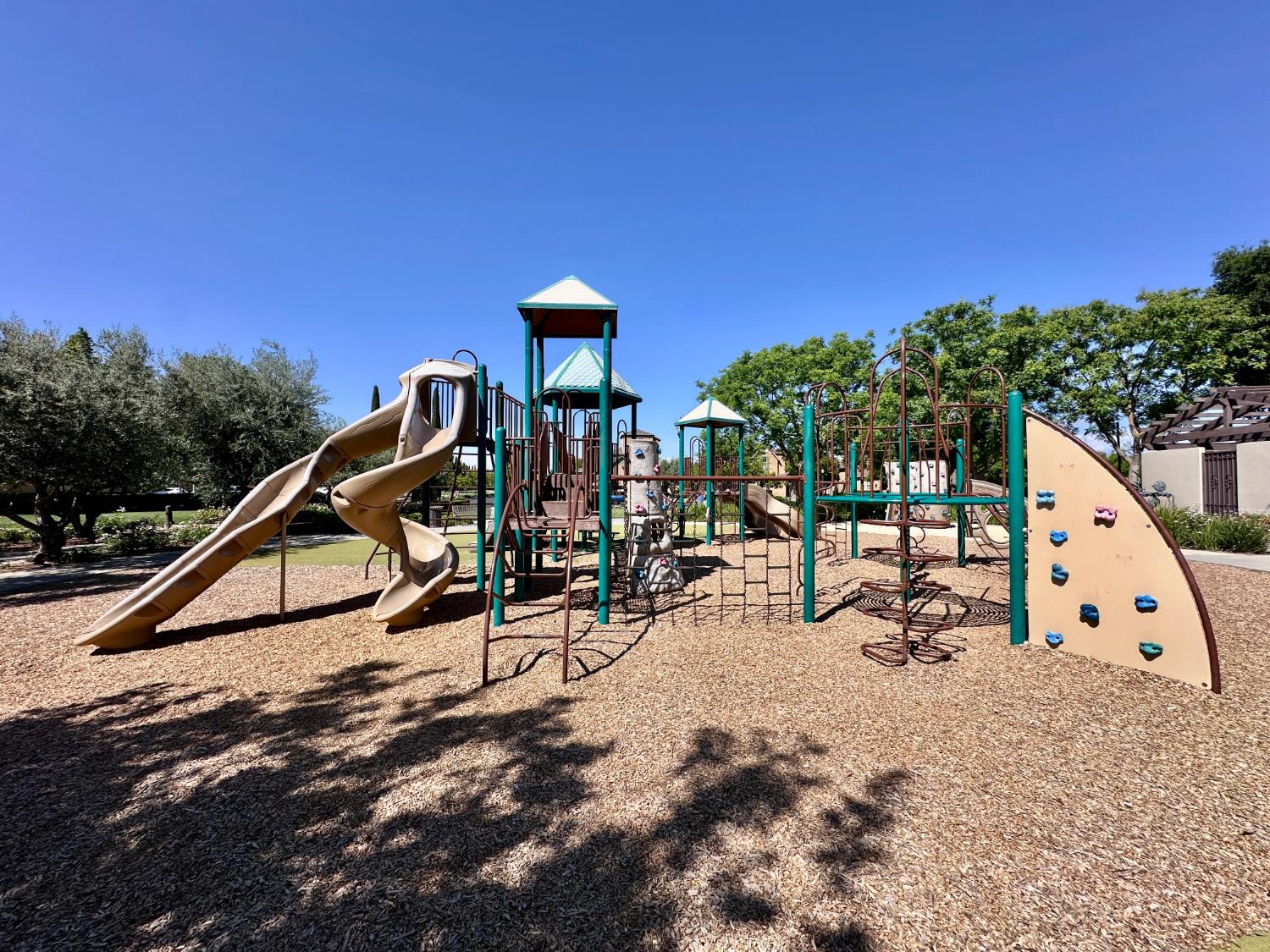 4056 Trenton Ave, Clovis, CA 93619