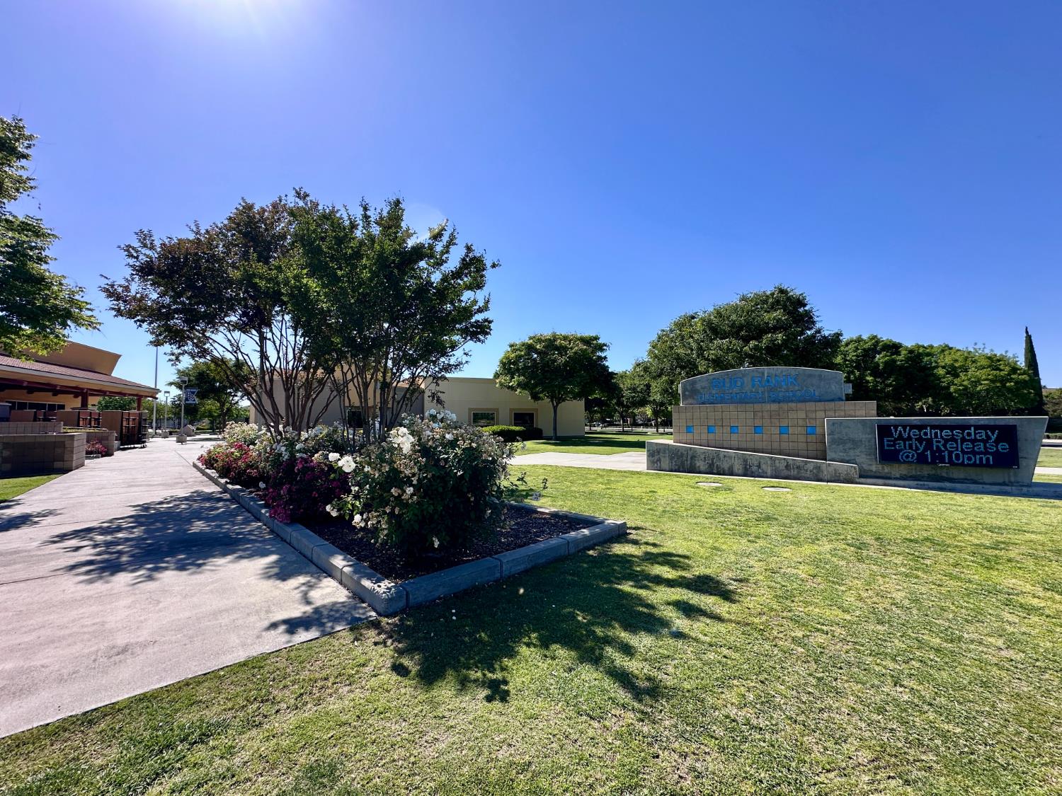 4056 Trenton Ave, Clovis, CA 93619