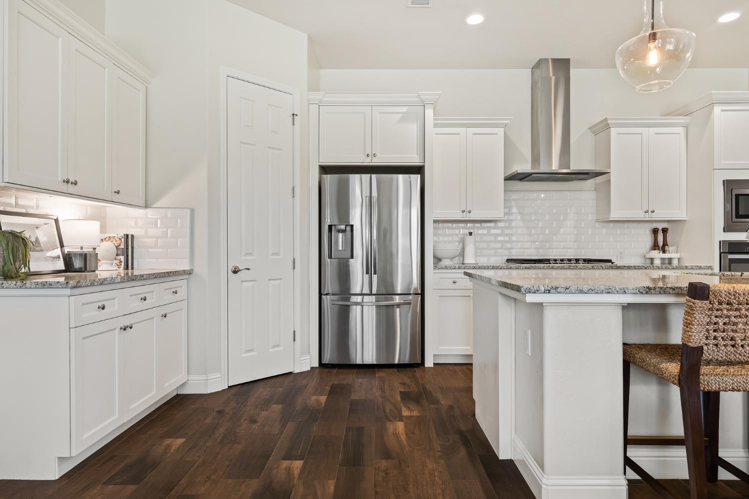 6635 W Kadota Ave, Fresno, CA 93723