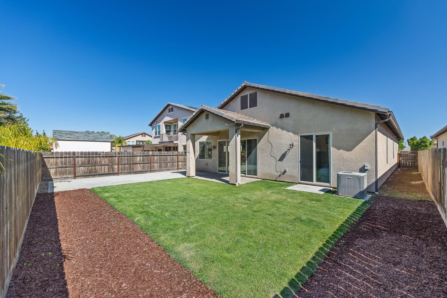 6635 W Kadota Ave, Fresno, CA 93723