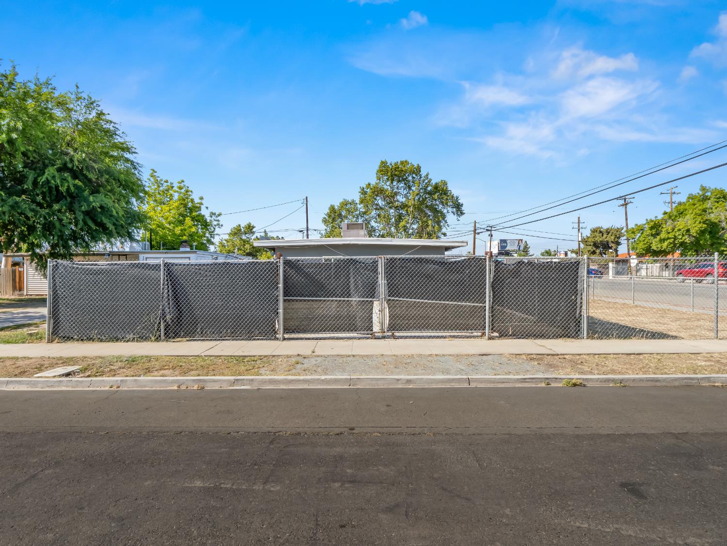 1531 N Fresno St, Fresno, CA 93703