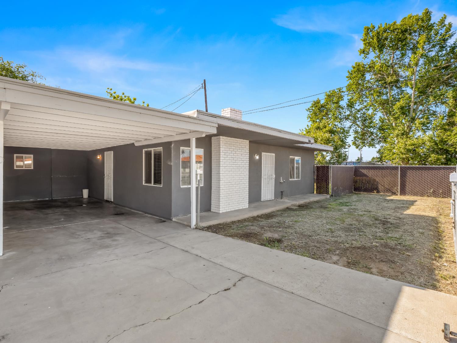 1531 N Fresno St, Fresno, CA 93703