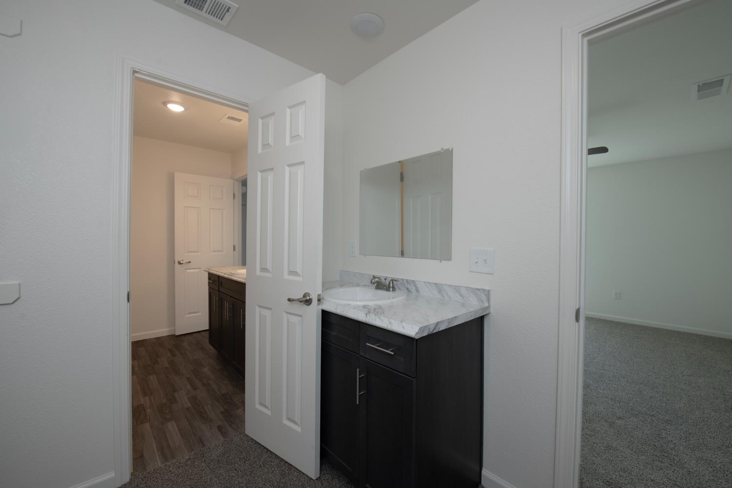 540 S Argyle Ave #101, Fresno, CA 93727