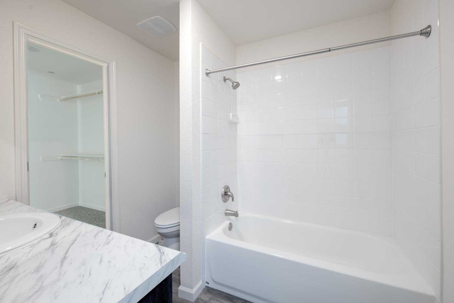 540 S Argyle Ave #101, Fresno, CA 93727