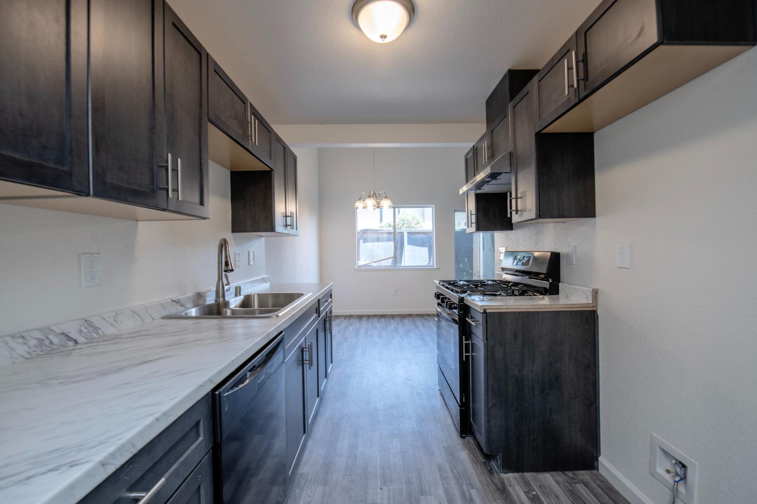540 S Argyle Ave #101, Fresno, CA 93727