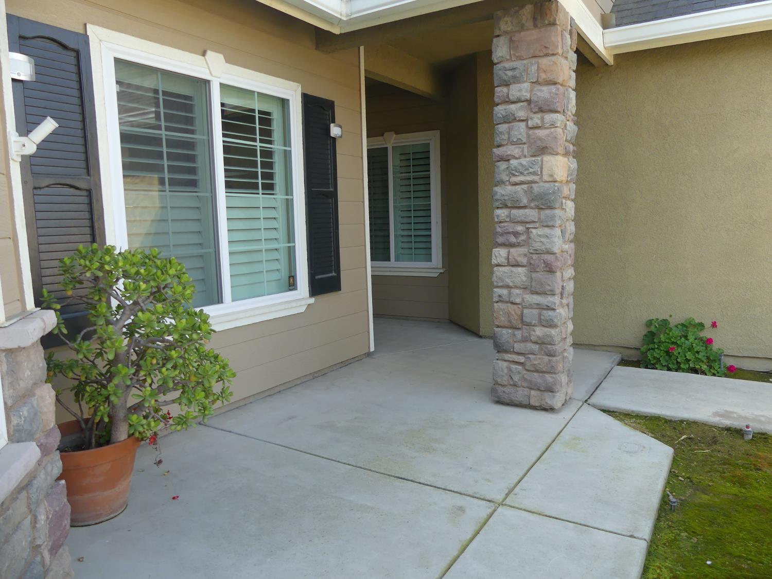 7169 W San Madele Ave, Fresno, CA 93723