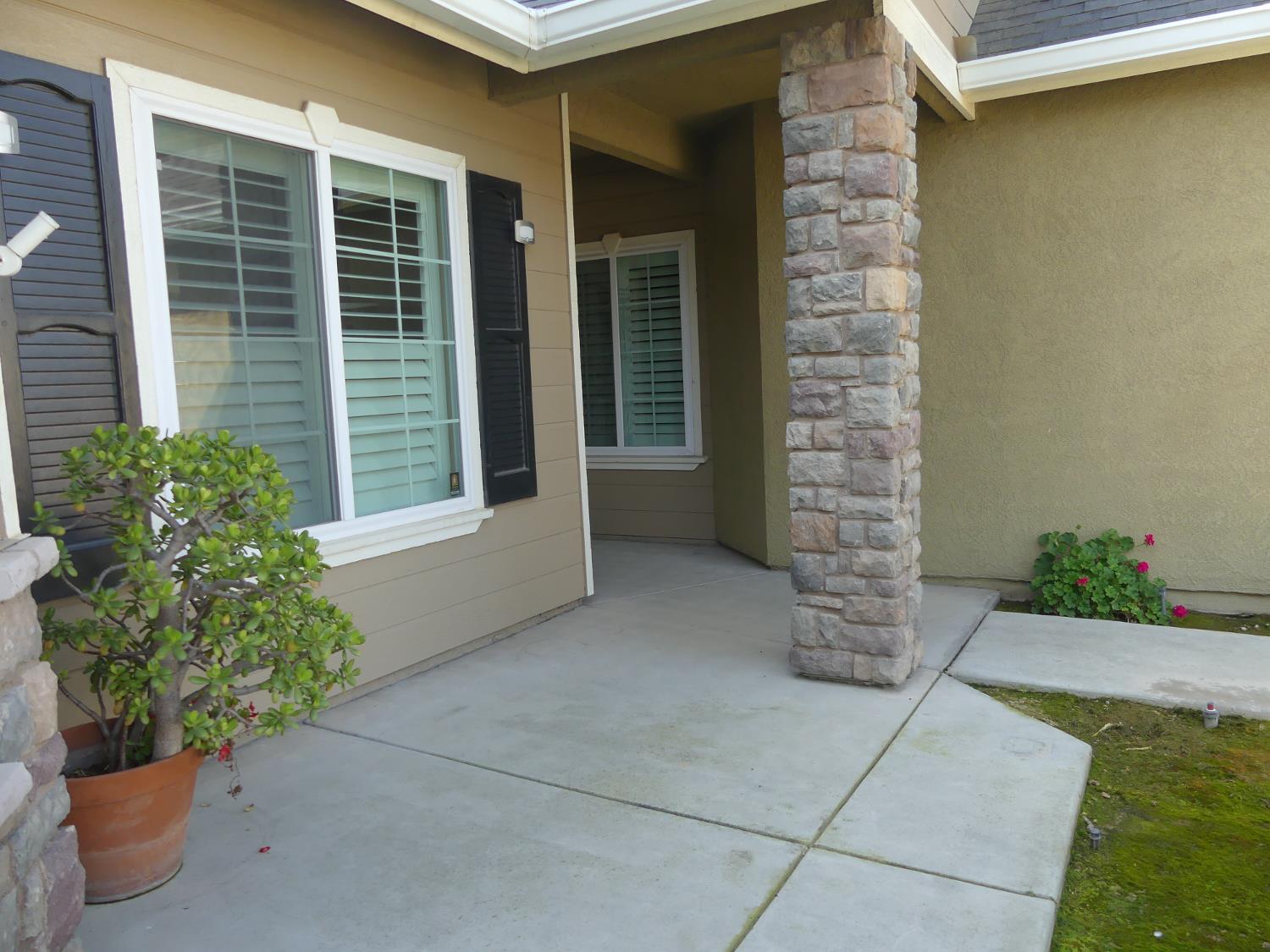 7169 W San Madele Ave, Fresno, CA 93723