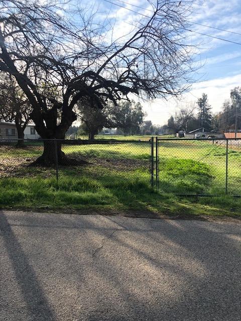 6809 E Floradora Ave, Fresno, CA 93727