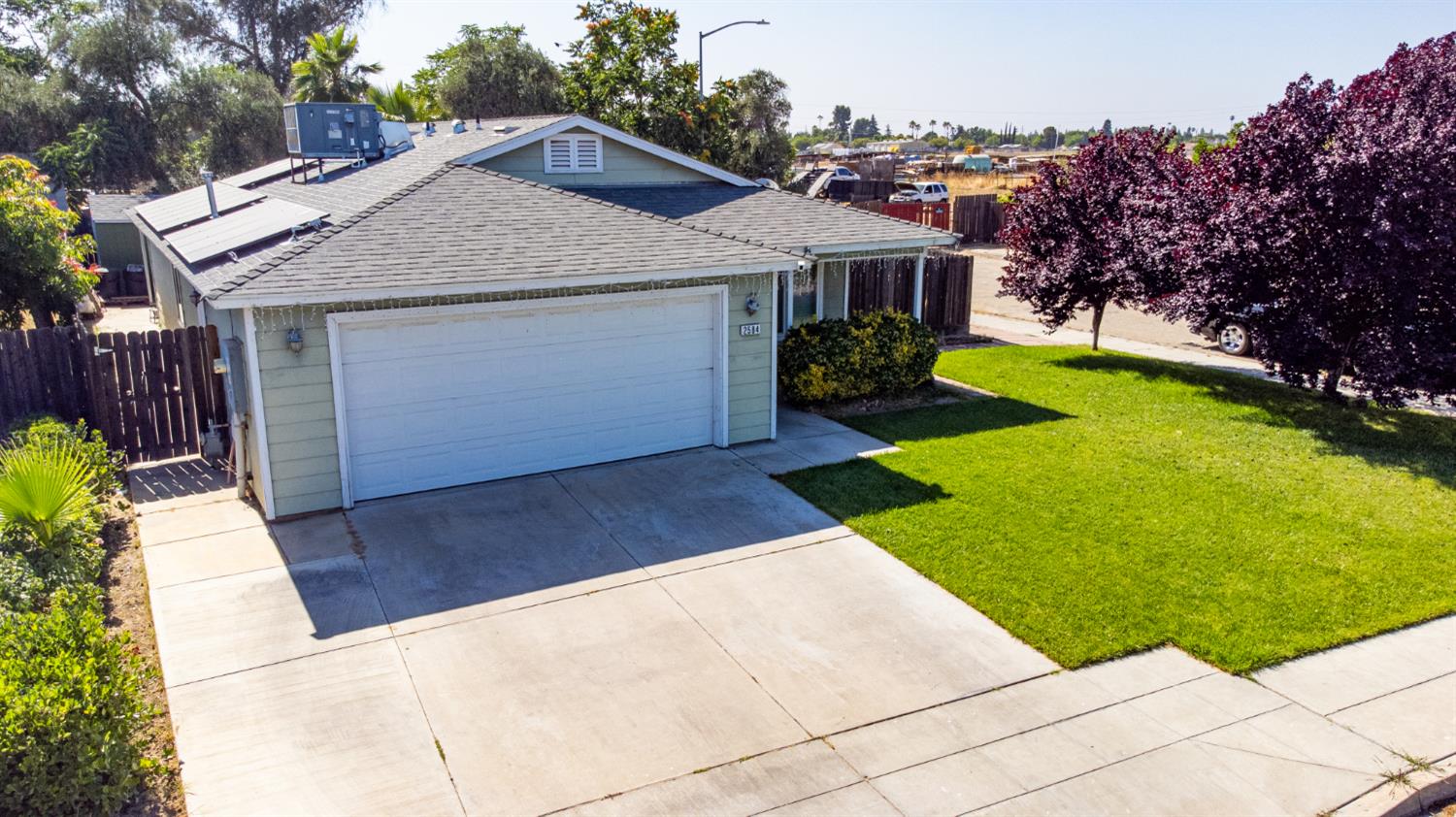 2584 S Roughrider Ave, Fresno, CA 93725