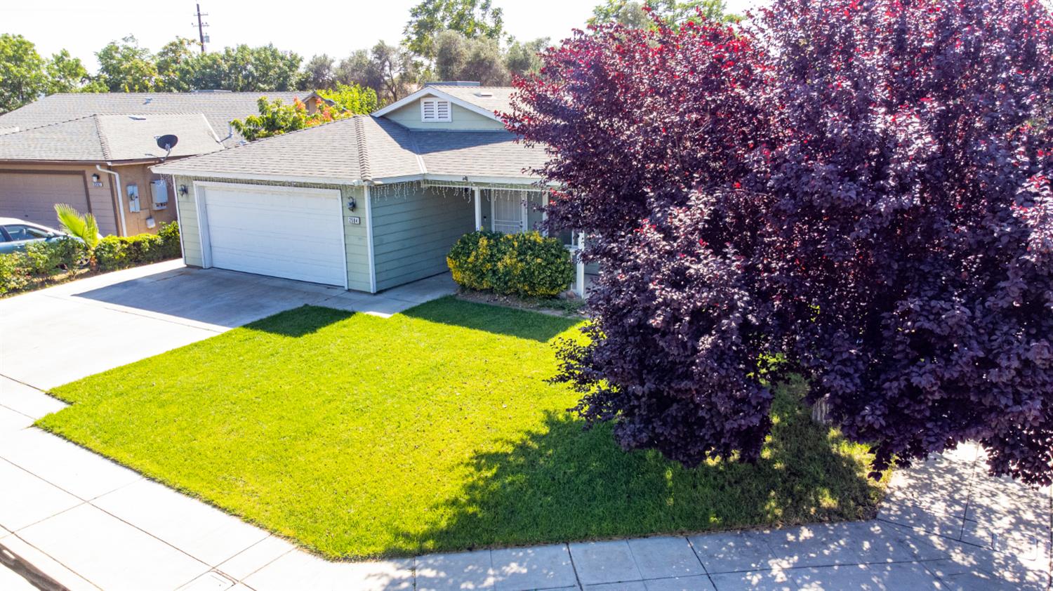 2584 S Roughrider Ave, Fresno, CA 93725