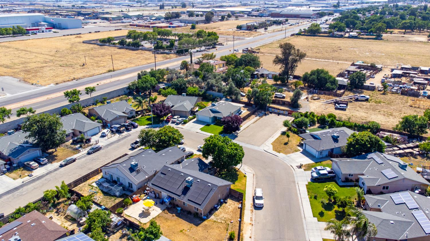 2584 S Roughrider Ave, Fresno, CA 93725